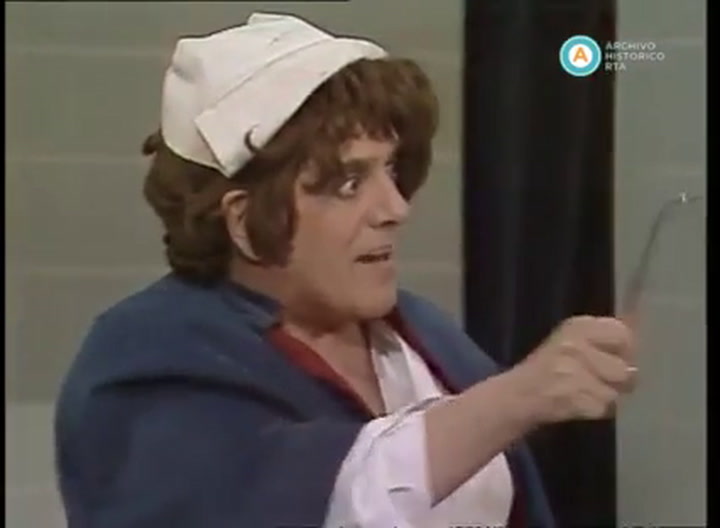 Gasalla, como la enfermera Francisca - Fuente: YouTube