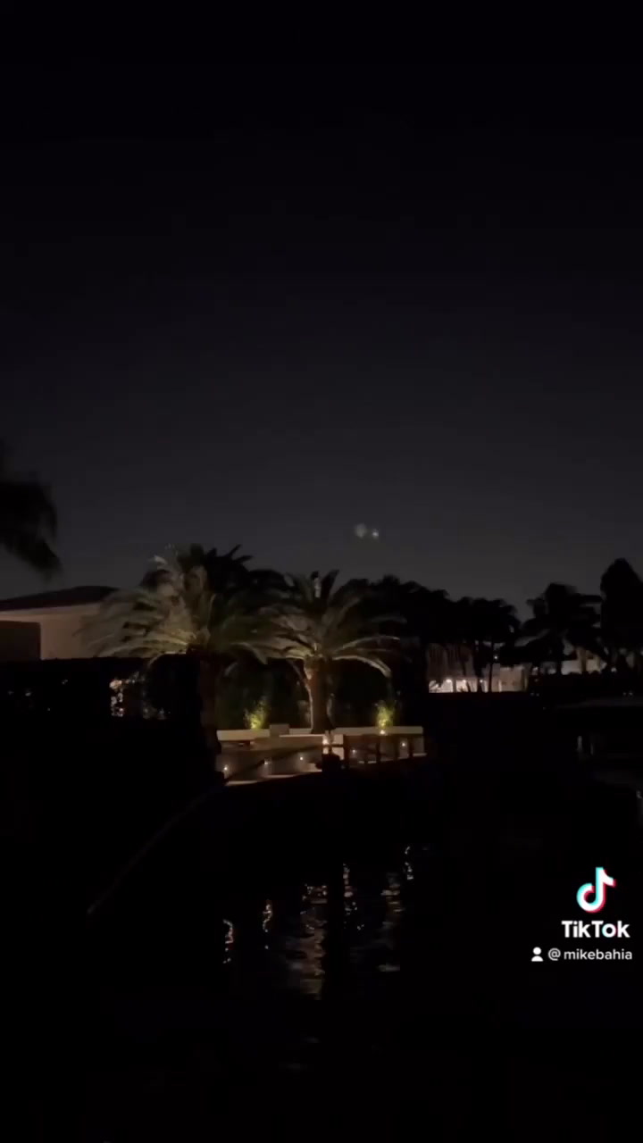 Mike Bahía quedó atónito al captar un OVNI en el cielo de Miami