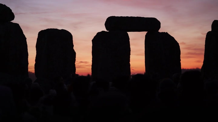 Thousands gather at Stonehenge for winter solstice celebration