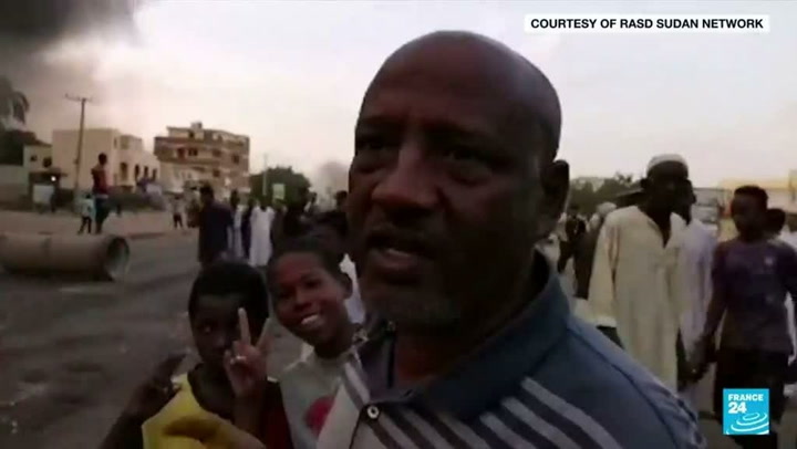 Crowds rally as Sudan PM held in apparent army coup