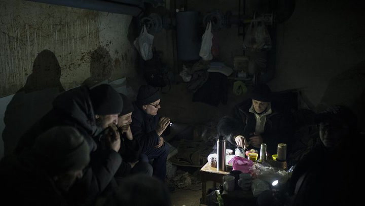 Crónicas de guerra: Así es la vida dentro de los búnkeres ucranianos