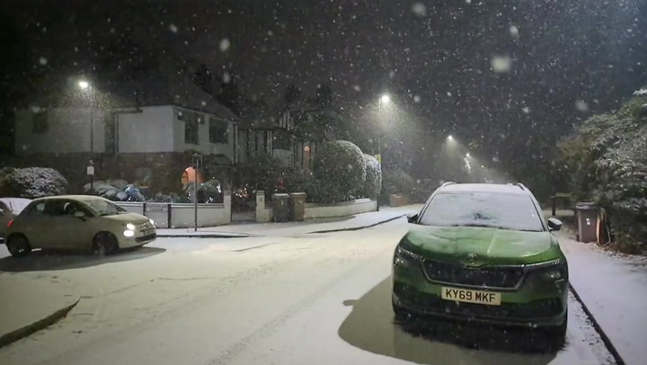 London covered in snow as freezing temperatures sweep UK