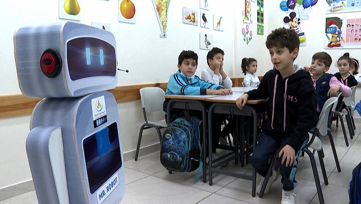 Educational robot helps teach children at Gaza school