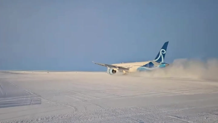 Boeing 787 becomes largest passenger aircraft to land in Antarctica