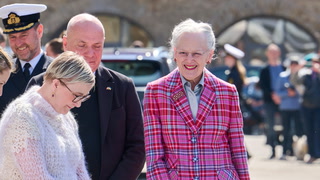 Fik jubilæumsgave af regeringen og Folketinget: Nu ser dronning Margrethe det for første gang