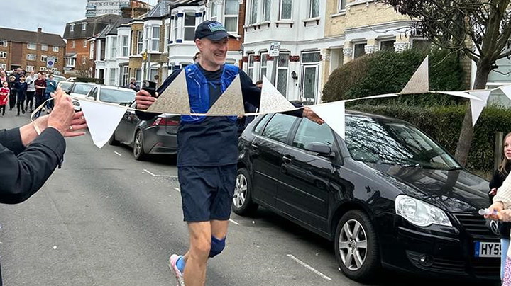 Father runs length of M1 from Leeds to London to raise thousands for diabetic son