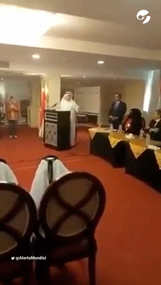 Un diplomático de Arabia Saudita daba un discurso, se desplomó y murió