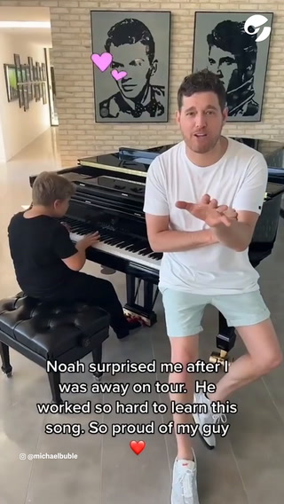 Michael Bublé se emocionó por la sorpresa que preparó su hijo Noah