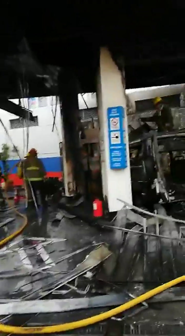 Incendio en una estación de GNC: explotó una Traffic por una 'falla mecánica' - Fuente: Twitter