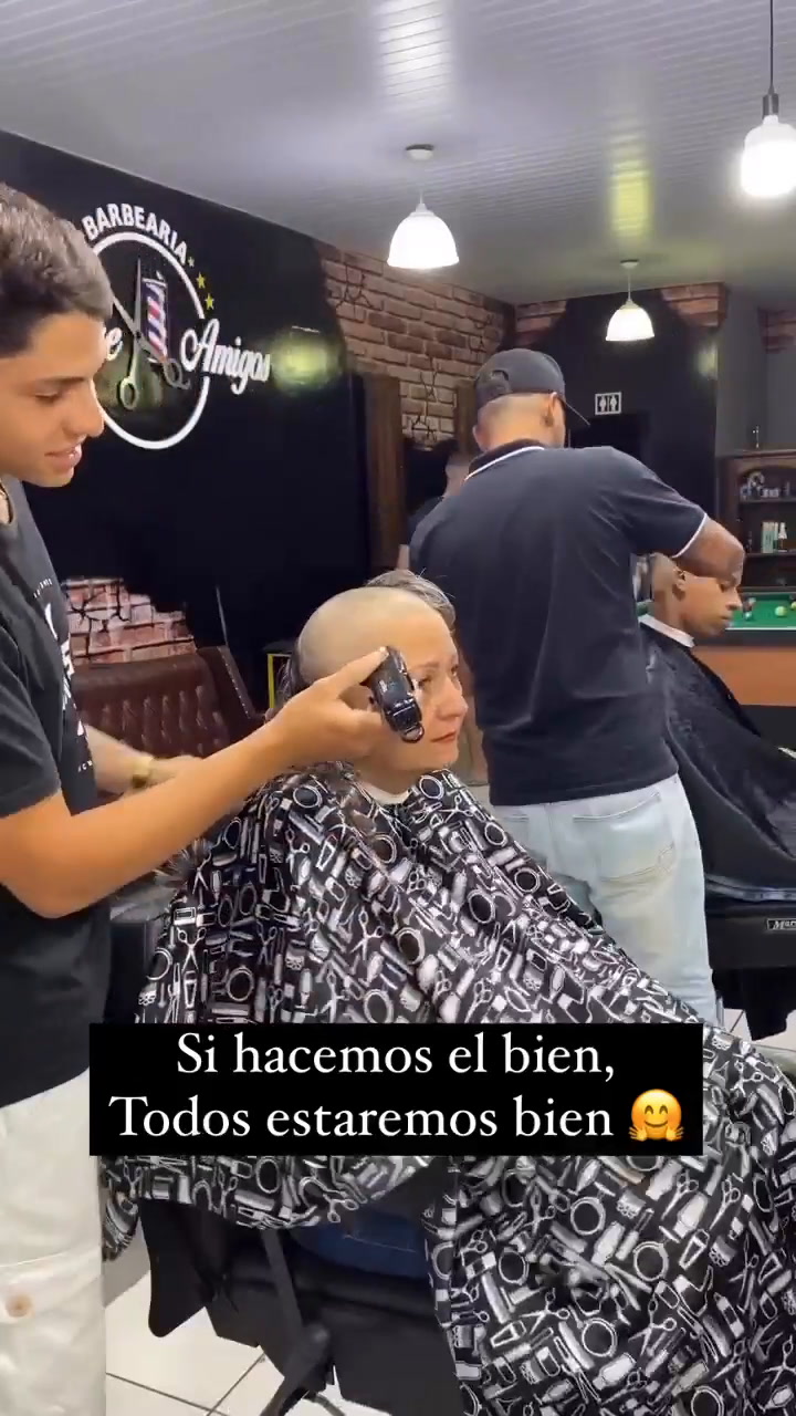 El gesto de los peluqueros emocionó a todos
