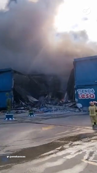 Incendio en un tradicional centro comercial de Punta del Este