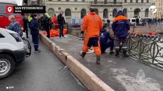 Tres muertos al caer un autobús a un río en San Petersburgo