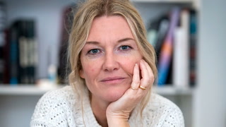 Anne-Grethe Bjarup Riis bryder sammen midt i interview