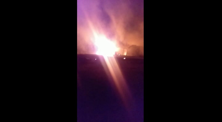 Explosión en una refinería de Neuquén: “Estaba durmiendo y no podía bajar del camión por el fuego'