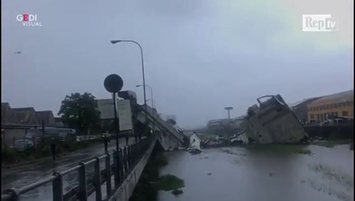 Pedazos del puente Morandi derrumbado en Génova