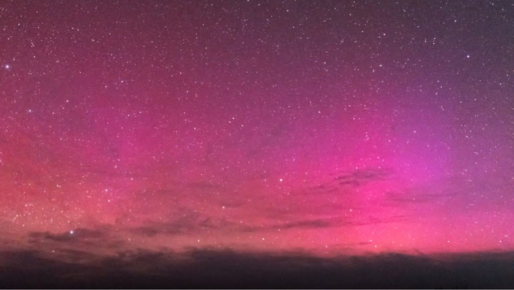 Busselton sky turns into a dance floor for enchantingly rare Aurora Australis