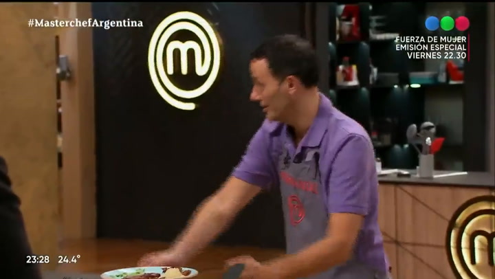 MasterChef Celebrity: la burla de Santiago del Moro a Gonzalo “Pipita” Higuaín - Fuente: Telefe