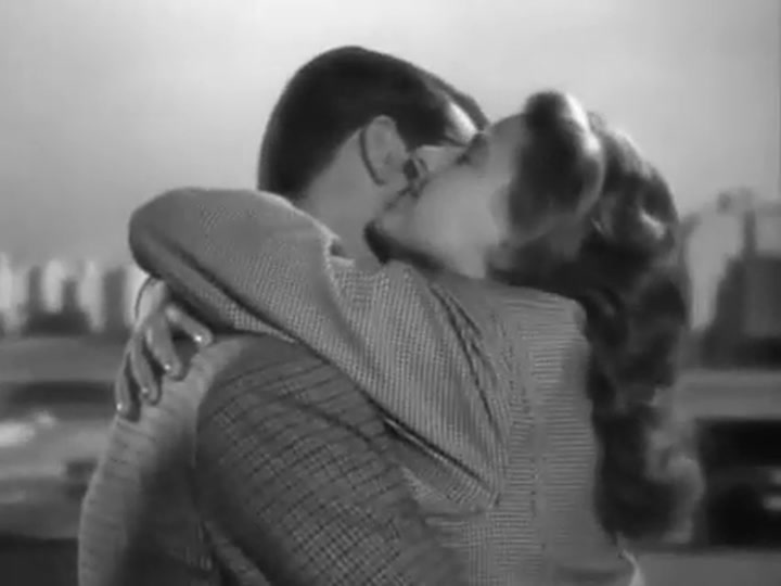 El inolvidable beso de Rick e Ilsa en Casablanca - Fuente: Youtube