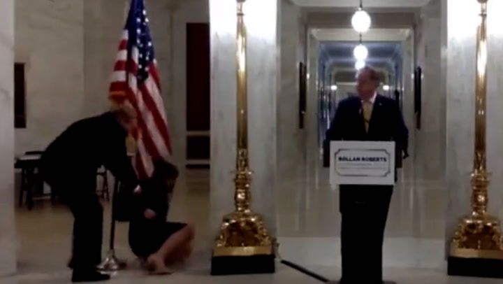 State senator’s pregnant wife faints as he announces bid for White House in resurfaced clip