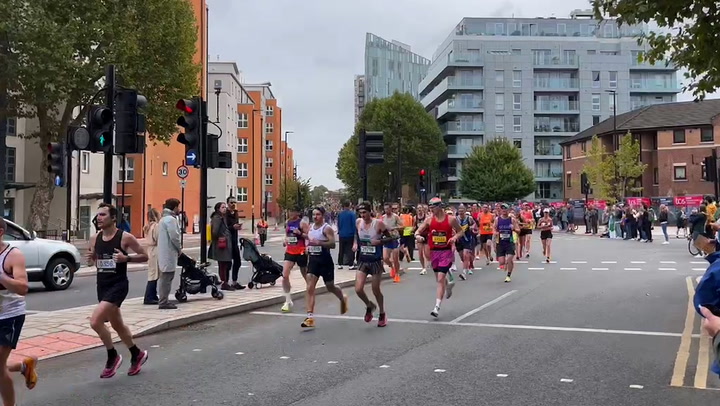 London Marathon: Over 50,000 runners race through city