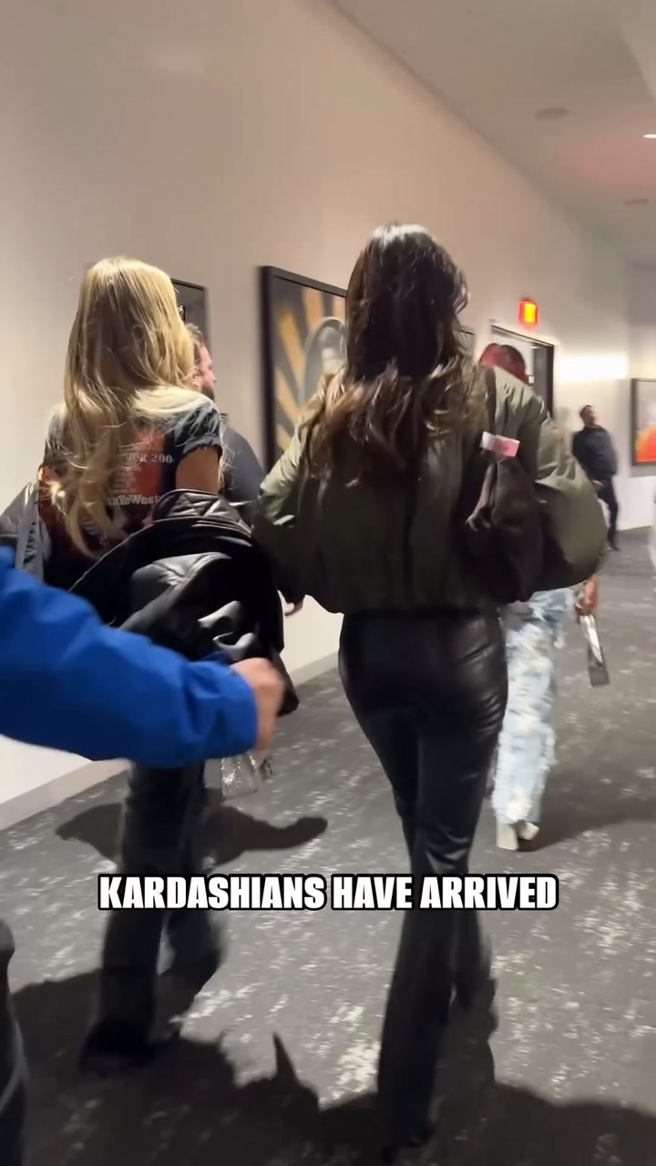Kim Kardashian, Kendall Jenner, Khloe Kardashian llegaron al Allegiant Stadium de Las Vegas