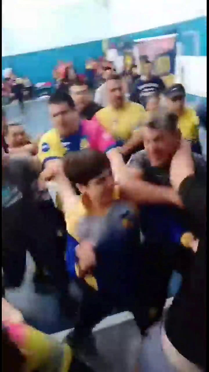 Brutal pelea en el club Buenos Aires de Avellaneda