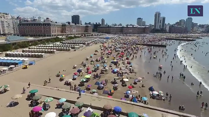Las playas de Mar del Plata, vistas desde un drone - Crédito: Fabián Marelli