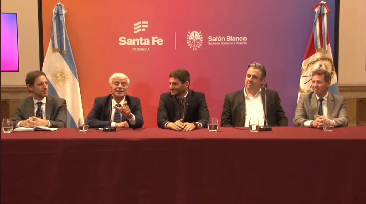 Cúneo Libarona habló sobre la serie Coppola en una conferencia en Rosario