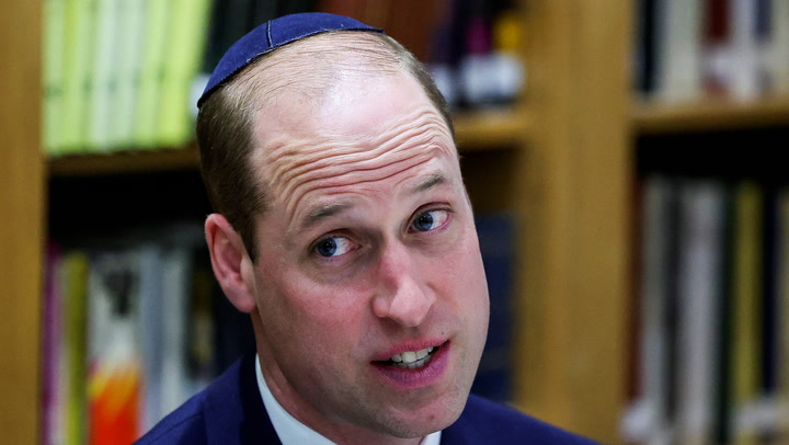 Prince William seen in public for first time after pulling out of event for ‘personal matter’.mp4