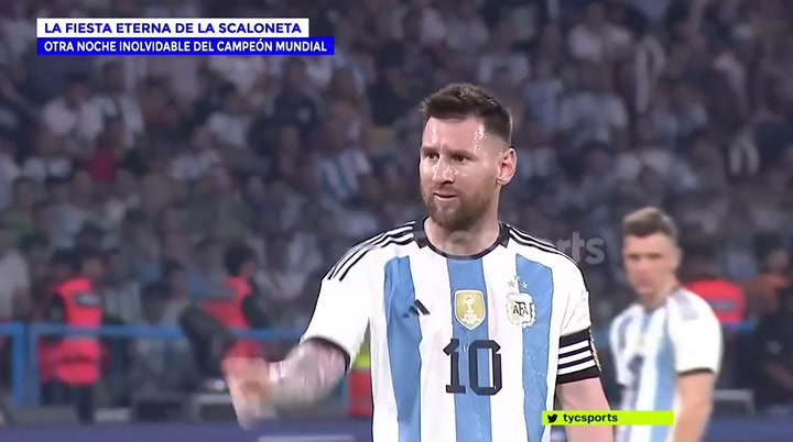 El alcanzapelotas que retó a Messi en medio del partido contra Curazao