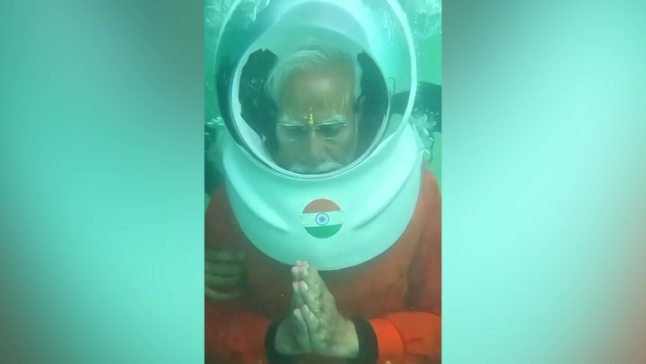Narendra Modi prays underwater at 'lost' temple in Gujarat