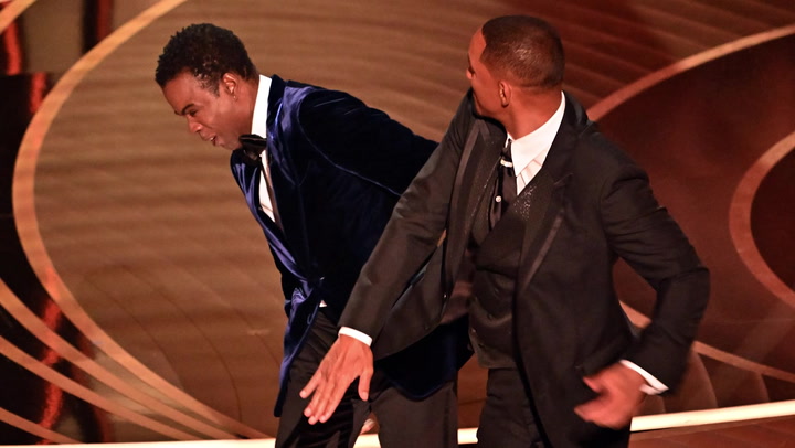 Oscarsgalan: Här slår Will Smith till Chris Rock