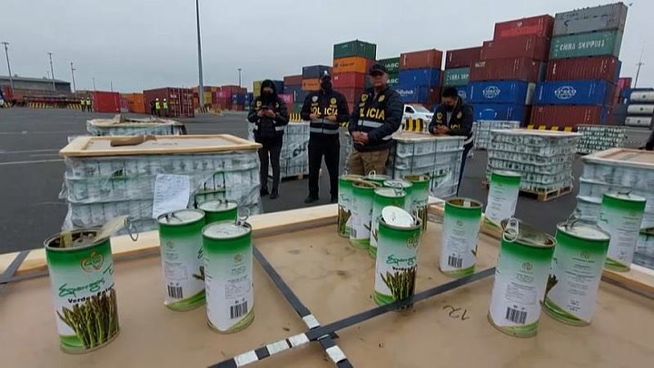 Perú: Narcotraficantes usan latas de espárragos para camuflar drogas 