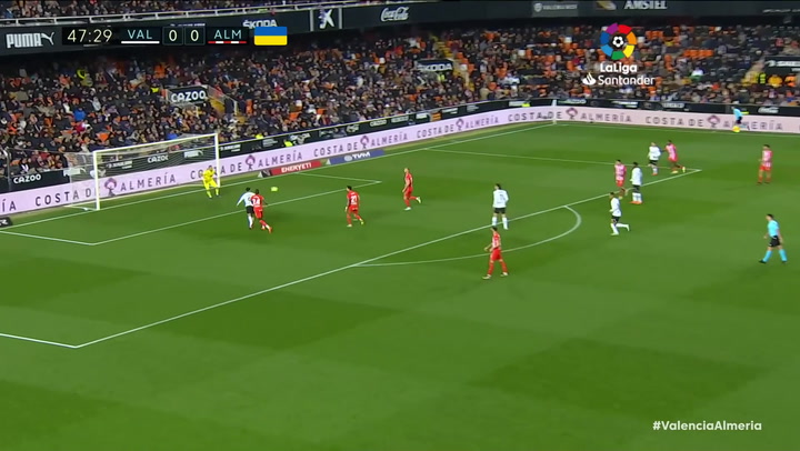 Gol de Kluivert (1-0) en el Valencia 2-2 Almería