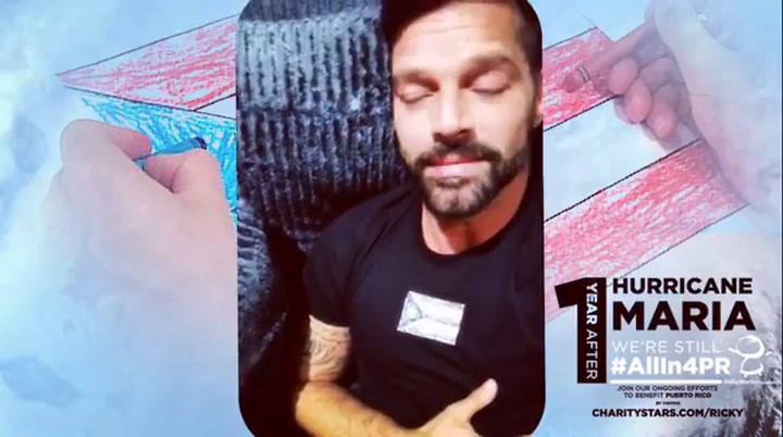 Ricky Martin y sus remeras para ayudar a Puerto Rico - Fuente: Instagram
