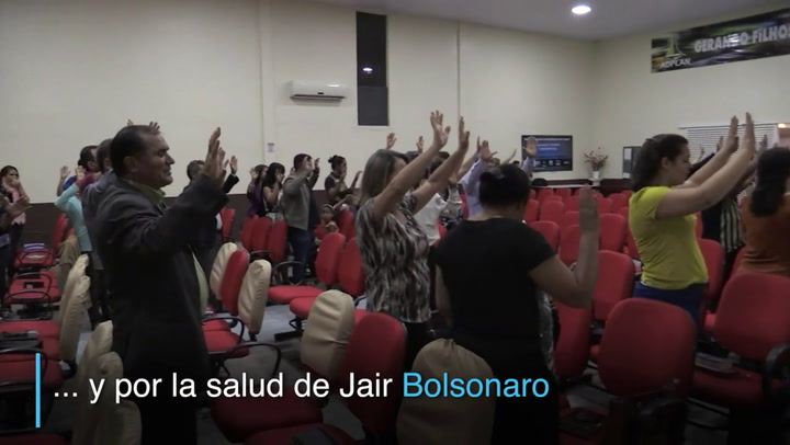 Evangélicos brasileños rezan y votan por Bolsonaro - Fuente: AFP