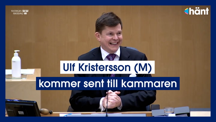 Ulf Kristersson (M) kommer sent till kammaren
