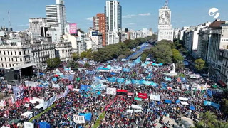 Acto por San Cayetano: una multitudinaria marcha de movimientos sociales culminó en el centro porteño