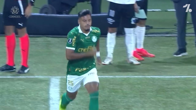 Estevão sai ovacionado após primeiro gol profissional pelo Palmeiras