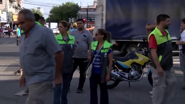 La ciudad desalojó casi 500 manteros en Liniers con un importante operativo de seguridad