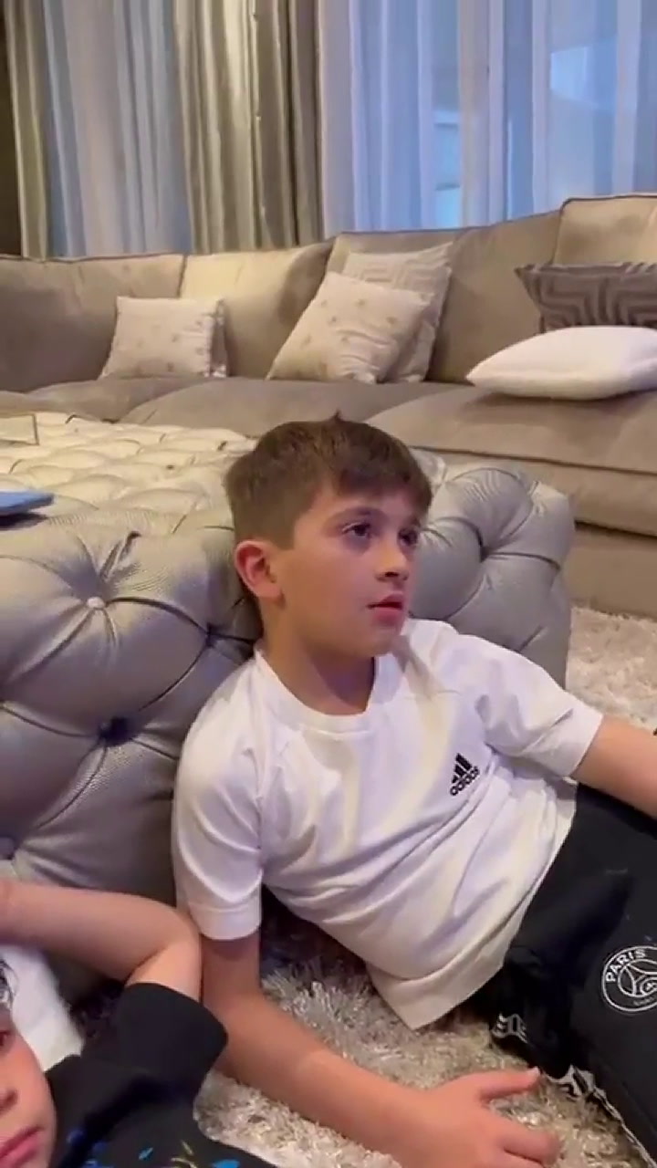 Messi sorprendió a su hijo mayor mientras cantaba un tema de Bizarrap
