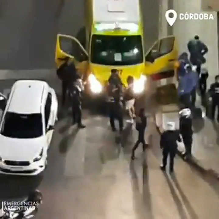 El Fiat Argo en el que fue baleado Valentino Blas Correas, retenido por policías en Córdoba