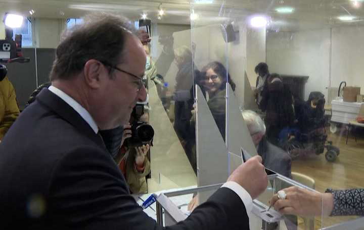 Elecciones en Francia. El expresidente francés François Hollande emitió su voto
