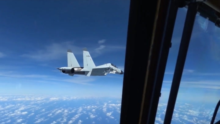 US plane nearly collides with Chinese fighter jet