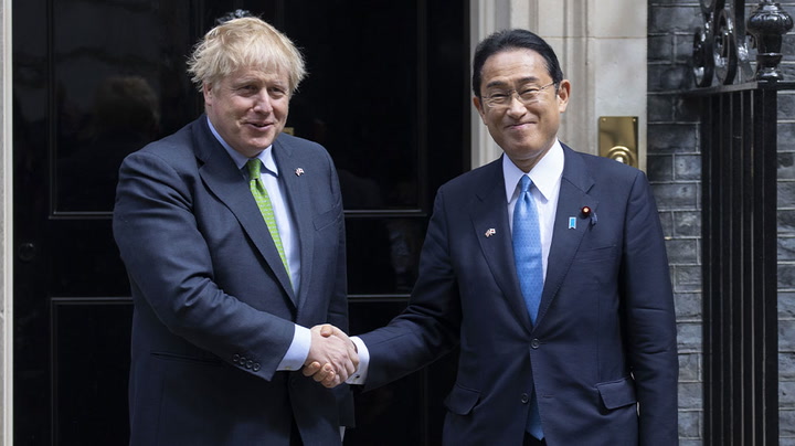 Boris Johnson meets Japanese prime minister at Downing Street