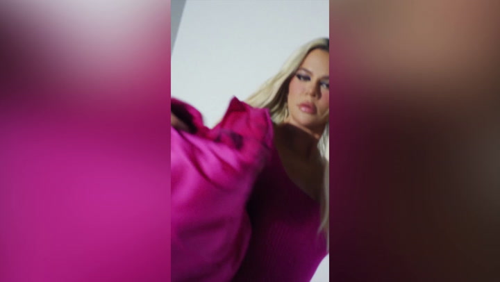 Khloe Kardashian shows off her real butt in skintight Fabletics