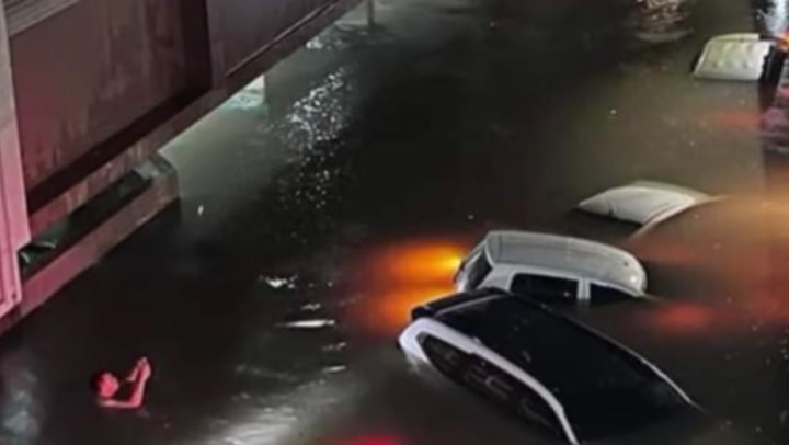 อุบลฯ อ่วมฝนถล่ม เมืองจมบาดาล ถนน-ย่านธุรกิจน้ำท่วม
