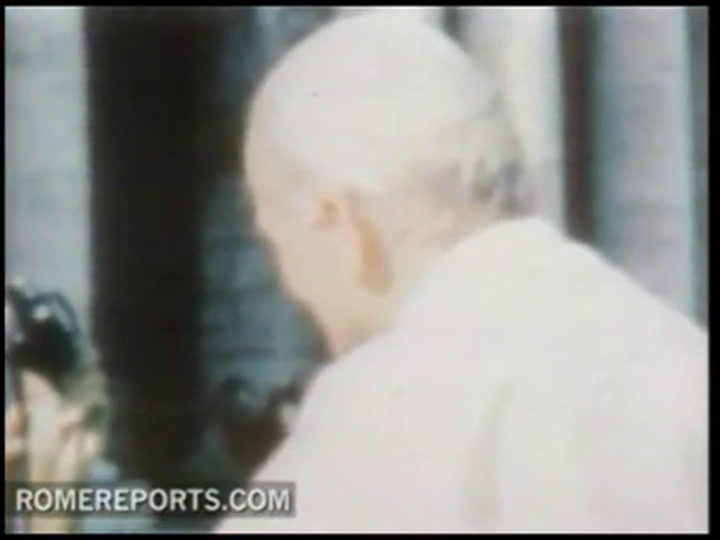 Juan Pablo II visita y perdona a su agresor (Youtube/ varios)