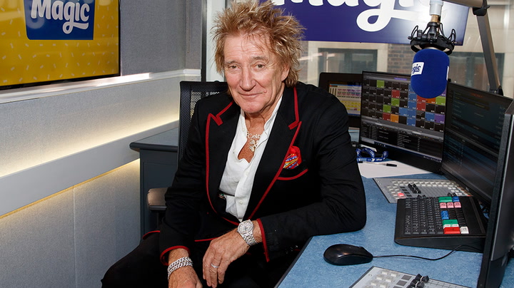 Rod Stewart joins Sky News phone-in on NHS crisis to call for Tories to quit