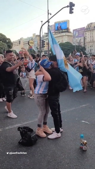 Le pidió matrimonio en los festejos en el Obelisco tras el triunfo de la Selección Argentina